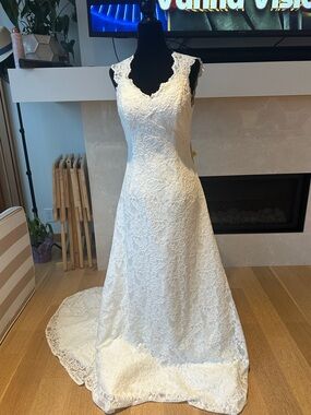 Wedding gown